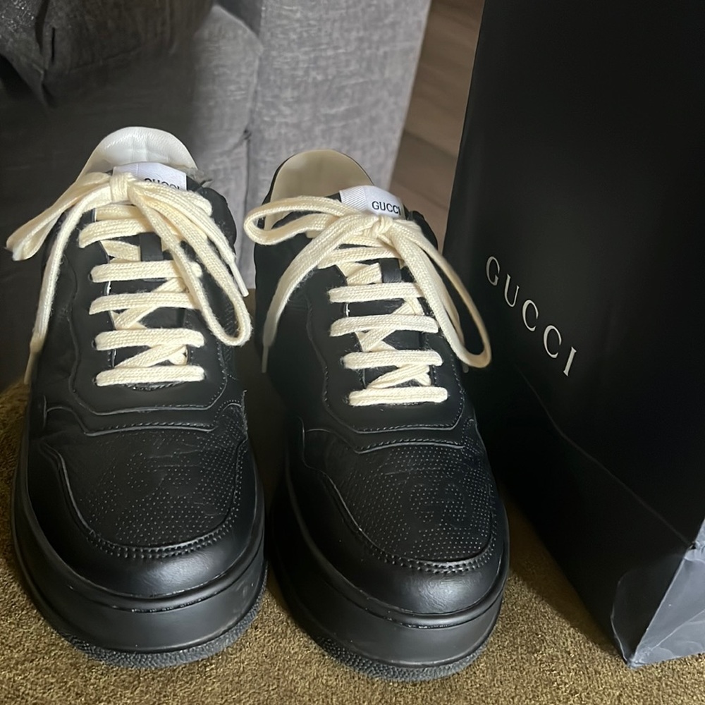 Gucci sneakers. Genuine Leather.